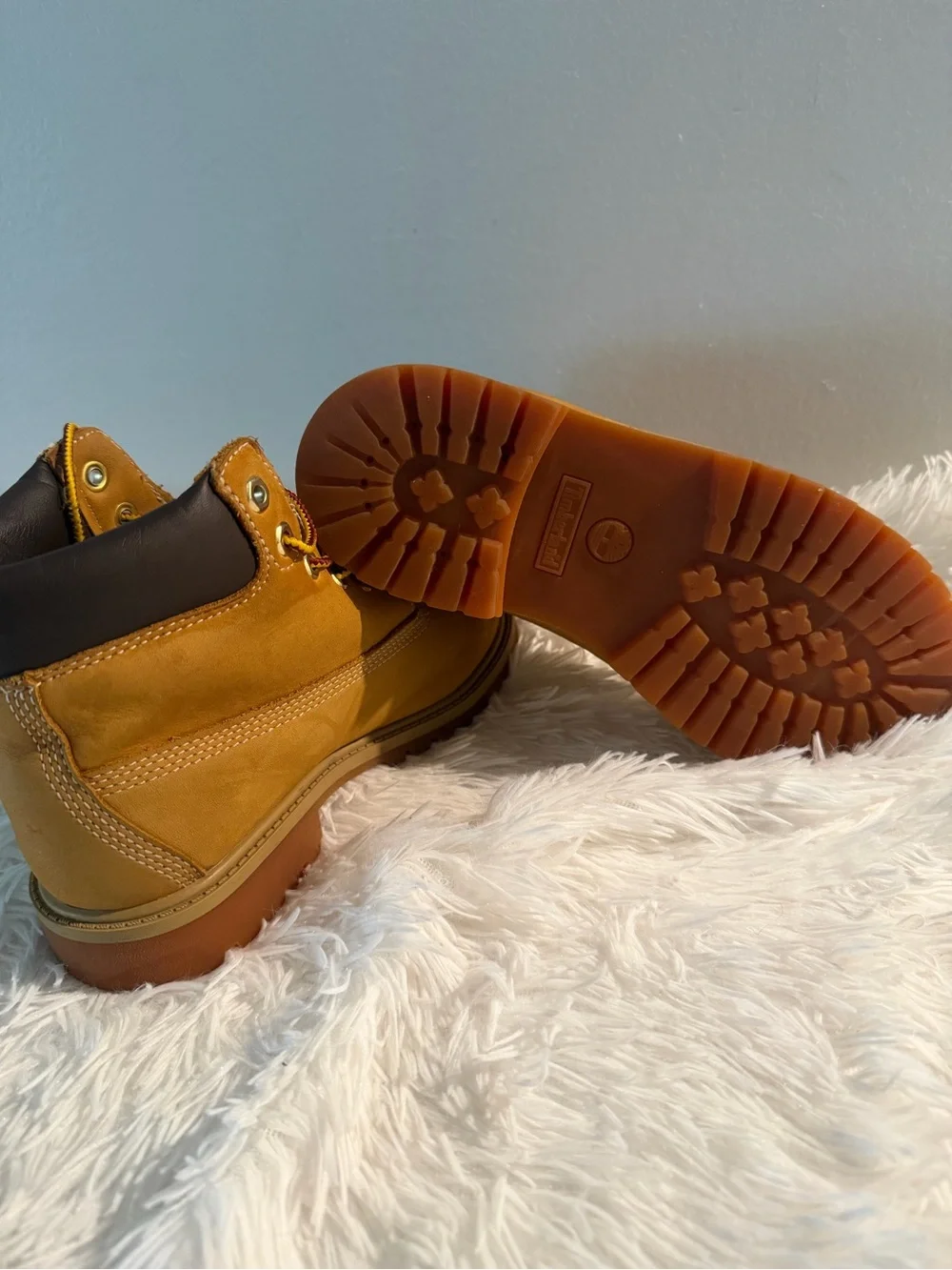 Timberland Classic Wheat Work Boots with Padded Collar size 3 Boys
